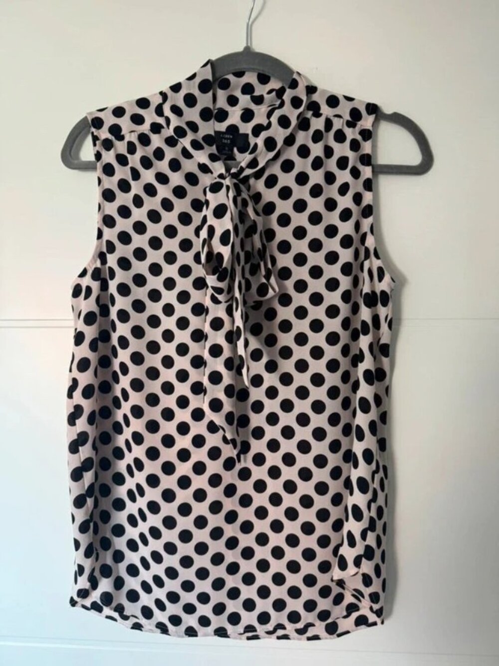 Black & Blush Polka Dot Sleeveless Blouse with Tie Neck  Women’s S